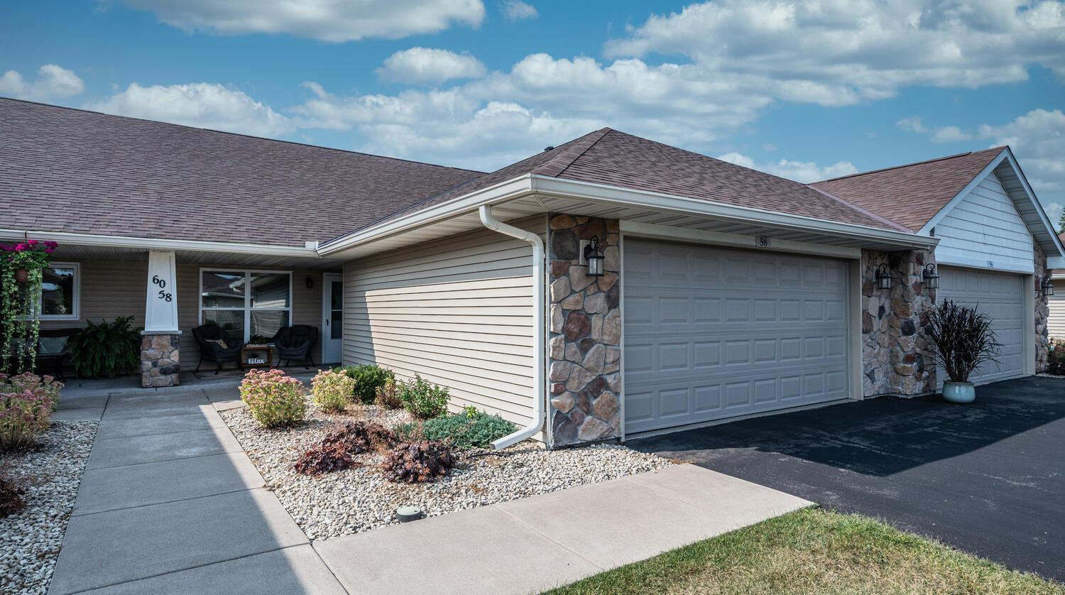 Crown Pointe Curv, Hudson, WI 54016