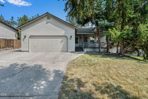 1961 Ne Windy Tree Ct, Bend, OR, 97701-6612 | Card Image