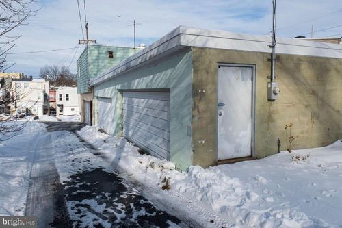 218 S 2nd Ave, WEST READING, PA, 19611-1302 | Card Image