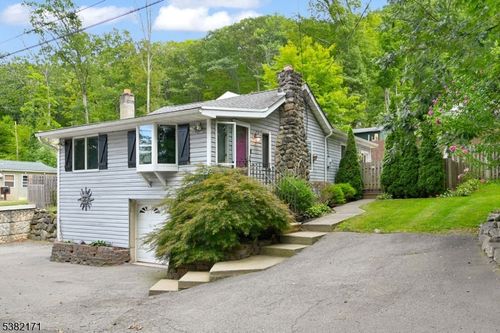 89 Lyons Rd, Oak Ridge, NJ, 07438-9143 | Card Image