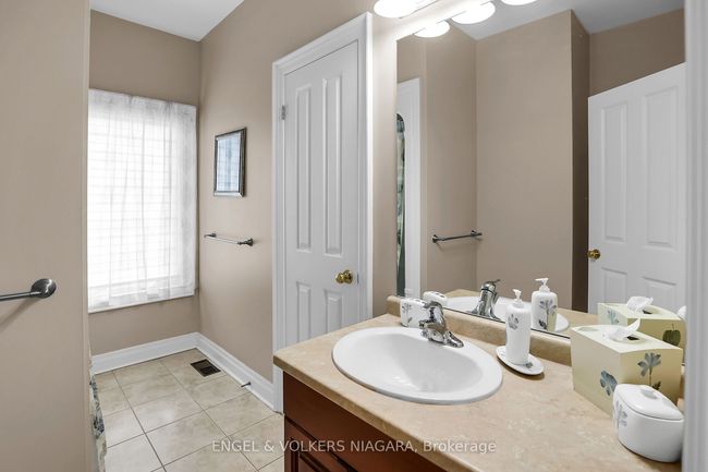 28 Cherry Ridge Blvd, House other with 4 bedrooms, 4 bathrooms and 4 parking in Fenwick ON | Image 15