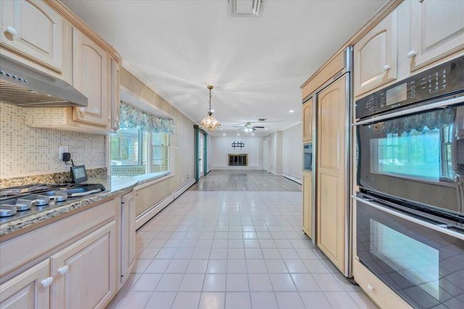 GREAT FOR ENTERTAINING! | Image 21