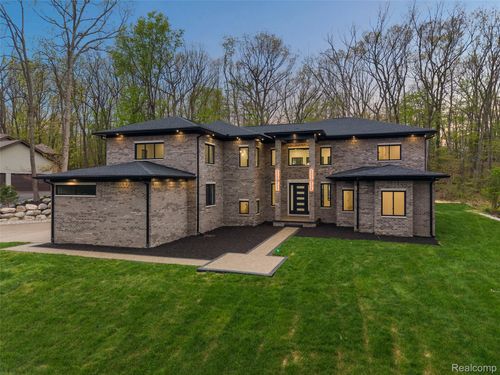 6675 College Park Drive, Springfield Charter Township, MI, 48346 | Card Image