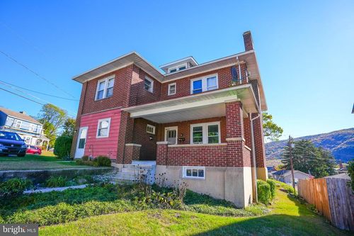 758 Church St, Palmerton, PA, 18071-1528 | Card Image