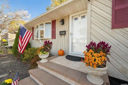36 Calvert Ave, Commack, NY, 11725-3227 | Card Image