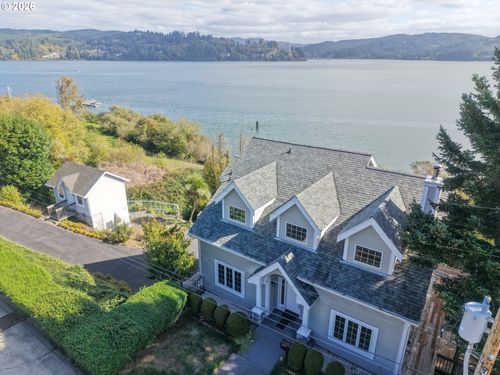 1368 Bayview St, North Bend, OR, 97459-3675 | Card Image