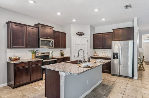 2545 Crowned Eagle Cir Sw, Vero Beach, FL, 32962-6811 | Card Image