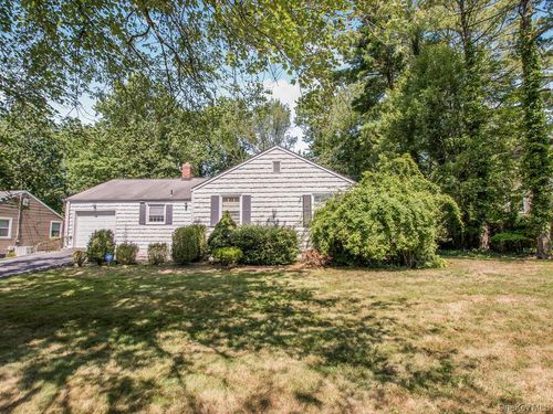 90 Daisy Farms Dr, New Rochelle, NY, 10804-1004 | Card Image