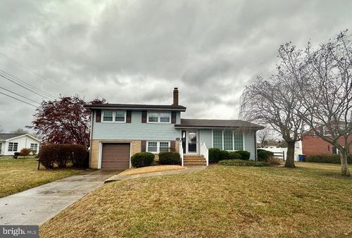 322 Lake Dr, SMYRNA, DE, 19977-1321 | Card Image