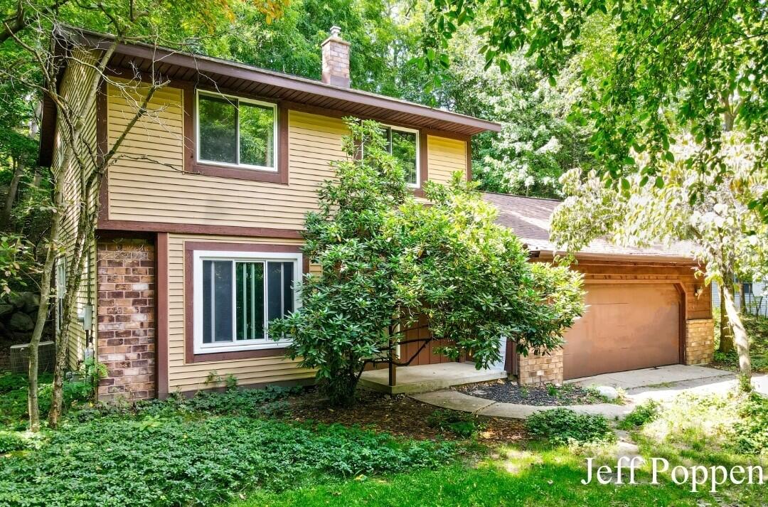 Walker Ave, Grand Rapids, MI 49504