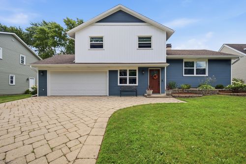 549 Arthur Dr, Cary, IL, 60013-2063 | Card Image