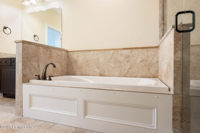4103 Hayden Kyle Ct, Condo with 4 bedrooms, 4 bathrooms and null parking in Prospect KY | Image 27