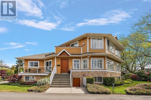 12 Pilot St, Victoria, BC, V8V2A4 | Card Image