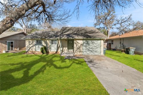 2016 Nevada St, San Marcos, TX, 78666-2214 | Card Image