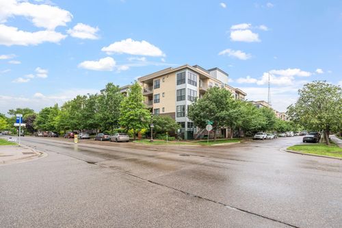 apt-211-2565 Franklin Ave, Saint Paul, MN, 55114-3001 | Card Image