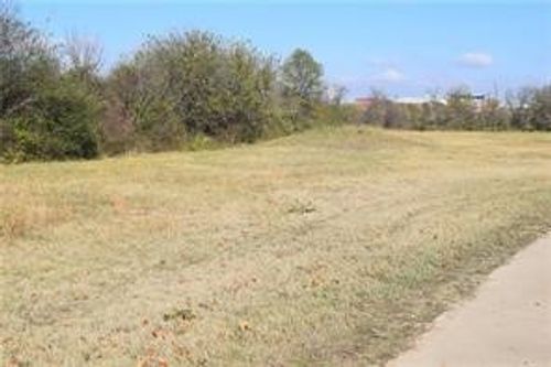 400 N Progress Ave, Siloam Springs, AR, 72761 | Card Image