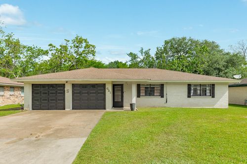 621 Southside Dr, Angleton, TX, 77515-5311 | Card Image