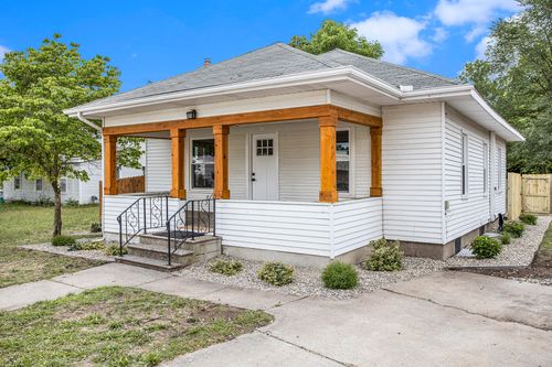 105 Fayette St, Augusta, MI, 49012-9757 | Card Image