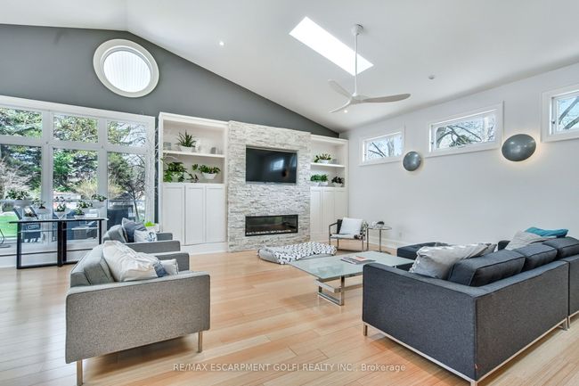 106 Cumming Crt, House other with 4 bedrooms, 3 bathrooms and 4 parking in Ancaster ON | Image 14