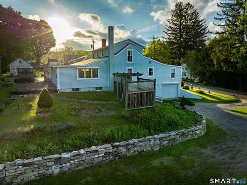 2 Perry St, Lakeville, CT, 06039-2500 | Card Image
