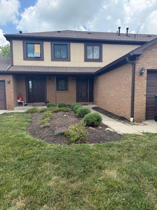 2022 Queensgate Ln, Columbus, OH, 43235-7321 | Card Image