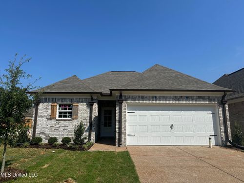 266 Country Garden Dr, Southaven, MS, 38671 | Card Image