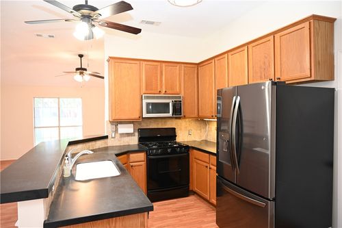 400 Princeton Cir, College Station, TX, 77840-4627 | Card Image