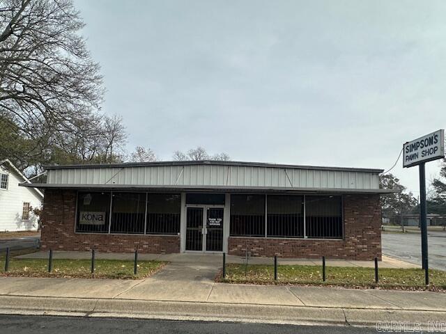 405 N Center St, Lonoke, AR 72086