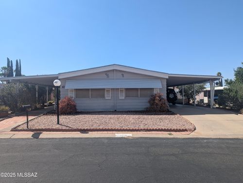 42 W Pinon Drive, Green Valley, AZ, 85614 | Card Image