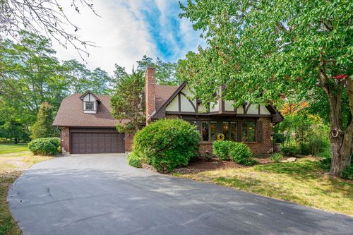 4511 Hanover Dr, Crystal Lake, IL, 60012-1869 | Card Image