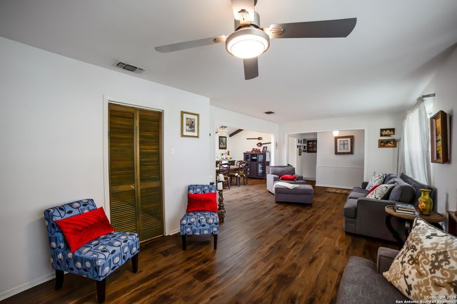 713 Fawndale Ln, House other with 3 bedrooms, 3 bathrooms and null parking in Windcrest TX | Image 6