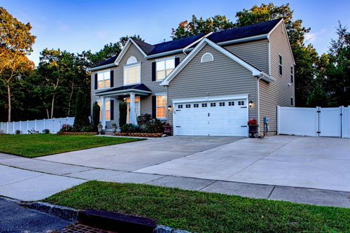 279 Churchill Dr, EGG HARBOR TOWNSHIP, NJ, 08234-8004 | Card Image