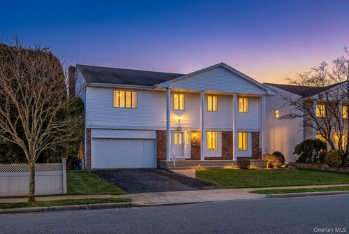 3146 Lee Pl, Bellmore, NY, 11710-5036 | Card Image
