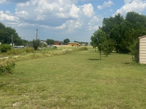 112 County Road 106, Georgetown, TX, 78626-7406 | Card Image