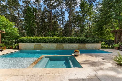 141 Evergreen Oak Dr, Conroe, TX, 77384-2106 | Card Image
