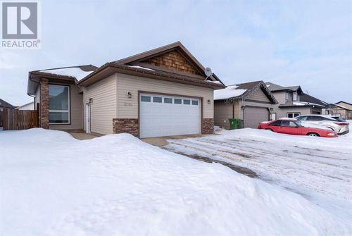 3904 41a Ave, Lloydminster, SK, S9V2J3 | Card Image