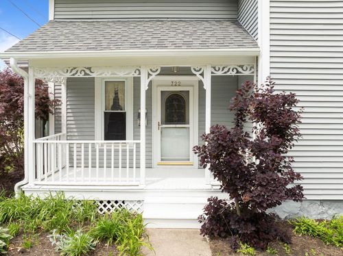722 Center Street, Lake Geneva, WI, 53147 | Card Image