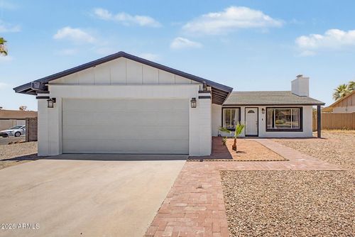 2577 E Sweetwater Ave, Phoenix, AZ, 85032-6926 | Card Image