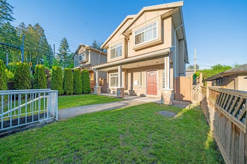 2052 Westview Dr, North Vancouver, BC, V7M3B2 | Card Image