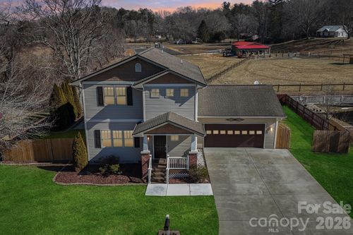 174 Springfield Meadow Dr, Etowah, NC, 28729-7768 | Card Image