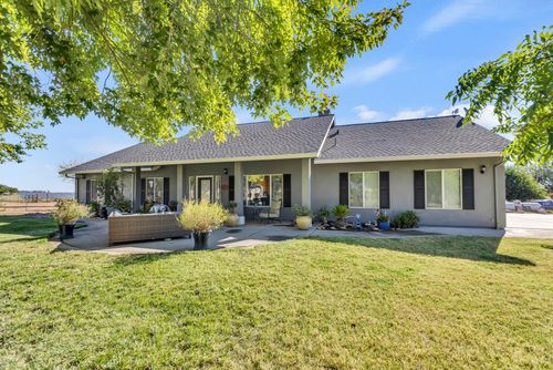 9751 Clay Station Rd, Wilton, CA, 95693-9661 | Card Image