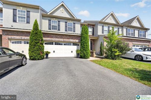5127 Dogwood Trl, ALLENTOWN, PA, 18104-8208 | Card Image