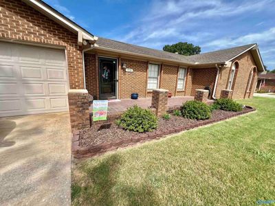 1931 Dresden Drive Sw, House other with 3 bedrooms, 2 bathrooms and null parking in Decatur AL | Image 2