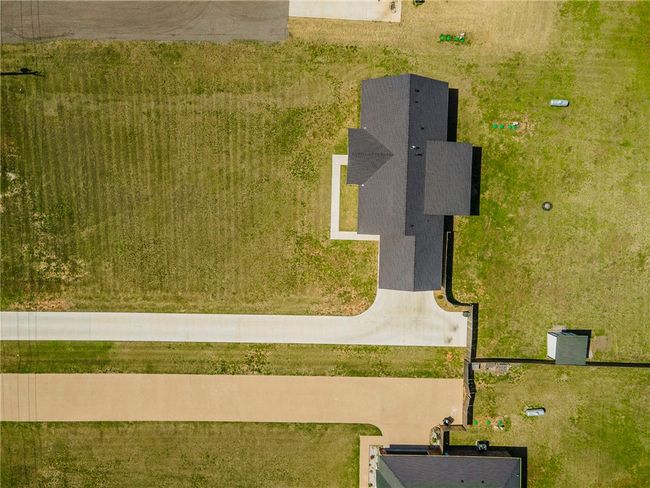 1973 Jackson Ln, House other with 3 bedrooms, 2 bathrooms and 2 parking in China Spring TX | Image 6