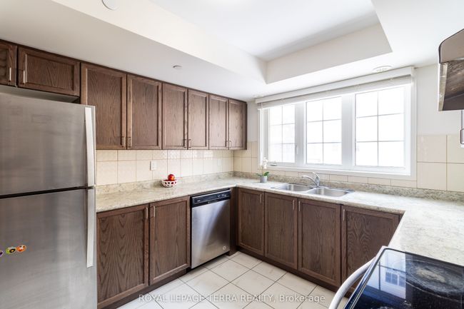 2204 Chevron Prince Path, Condo with 4 bedrooms, 3 bathrooms and 1 parking in Oshawa ON | Image 15