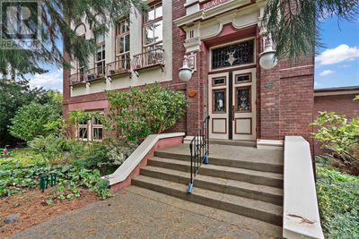 102 - 120 Douglas St, Condo with 1 bedrooms, 1 bathrooms and 1 parking in Victoria BC | Image 2