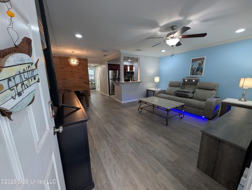 apt-104-104-1282 - 104 Beach Blvd, Biloxi, MS, 39530-3643 | Card Image