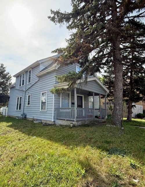 4003 W Hampton Ave, Milwaukee, WI, 53209-5230 | Card Image