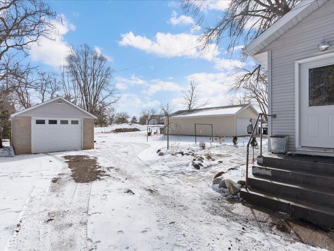 Detached garage in the back | Image 6