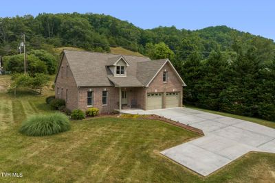 44745 Veterans Memorial Highway, House other with 3 bedrooms, 2 bathrooms and null parking in Pennington Gap VA | Image 2